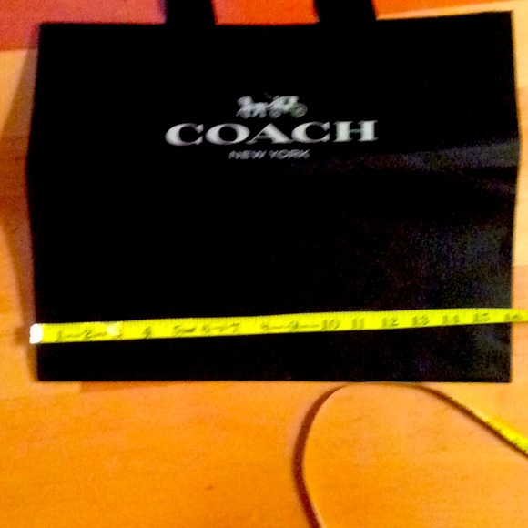 Sexy 🛍🛍 Black chocolate inside Coach bag offers* - Picture 2 of 8